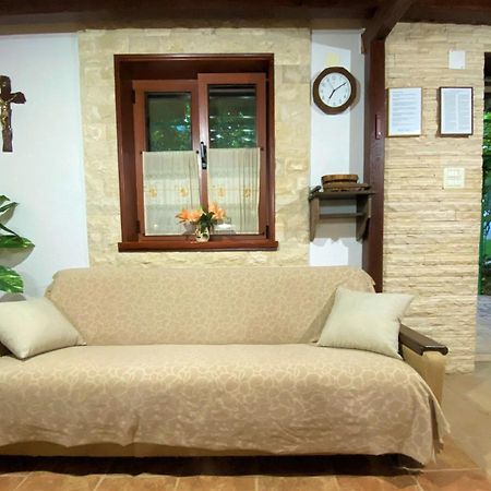 Stone Holiday Homes Stankovci With Pool And Mediterranean Gardens Екстер'єр фото